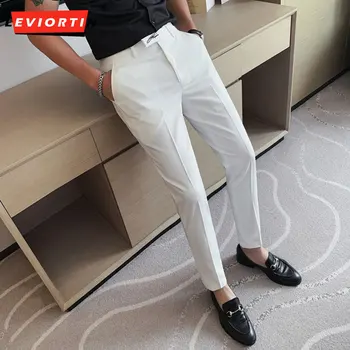 Tavaszi és nyári vékony stílusú divathímzés alkalmi öltöny koreai változat Magas derékú kialakítás Slim Fit Small Feet nadrág férfiaknak
